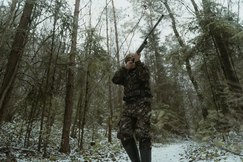 Miss, Reset, Kill: The Mental Architecture of Hunters Who Capitalize on Second Chances